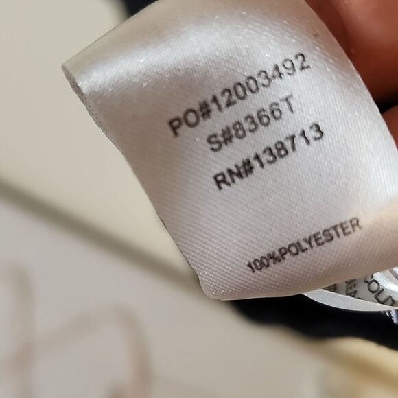 Doe & Rae Ivory Top with silver latches on top and sleeves NWOT - Picture 5 of 6